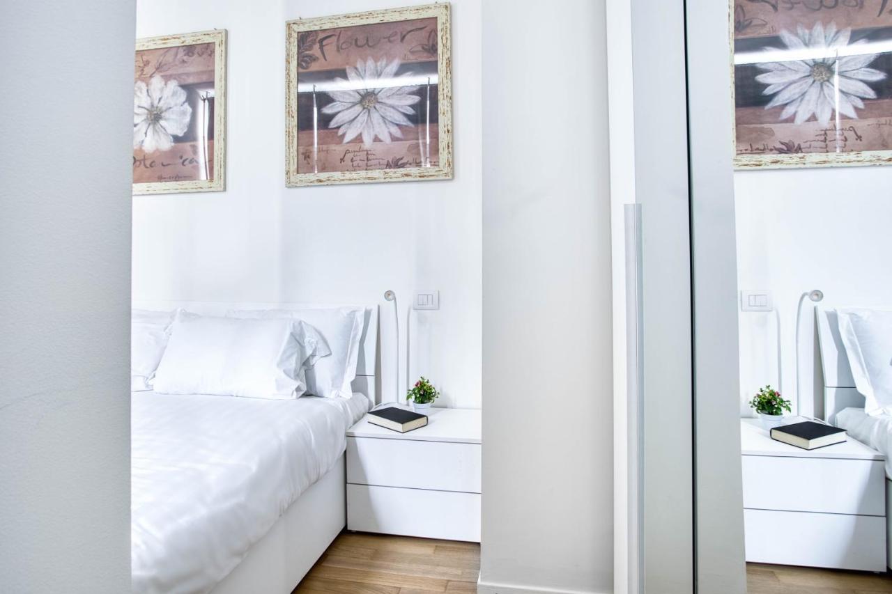 Appartement Joivy Lovely Flat With Balcony Milaan